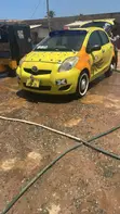 Toyota Yaris Base Hatchback 2010 Yellow - 4
