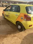 Toyota Yaris Base Hatchback 2010 Yellow - 5