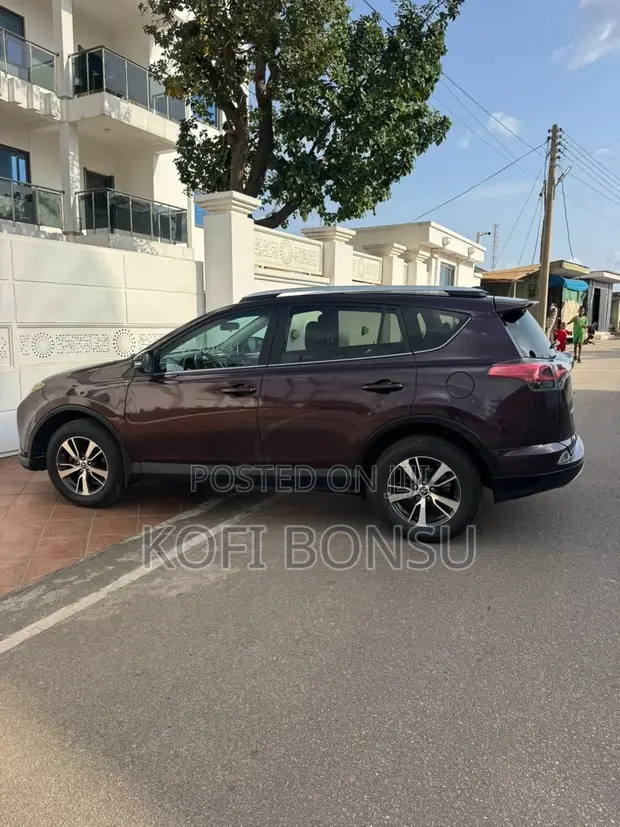 2018 Toyota RAV4 Limited SUV AWD - 1