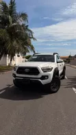 Toyota Tacoma 2017 White - 1