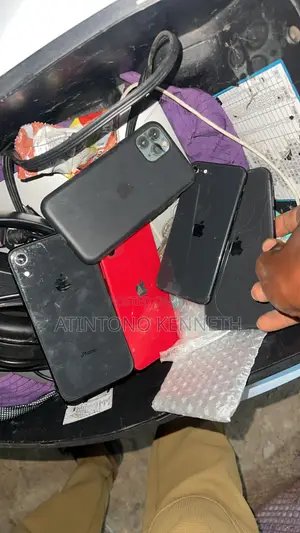 Apple iPhone 11 256GB Red