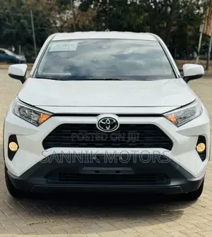 2023 Toyota RAV4 LE AWD White
