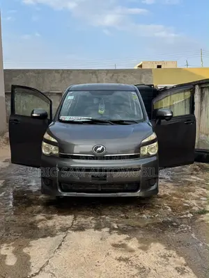 Toyota Voxy 2013 Gray