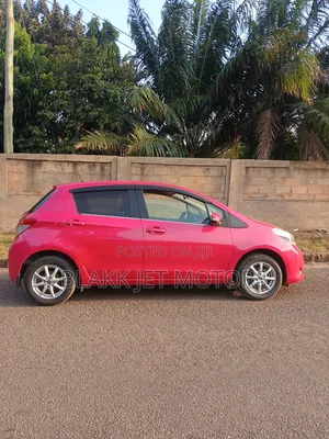Toyota Vitz 1.3 FWD 5dr Hatchback 2012 Pink