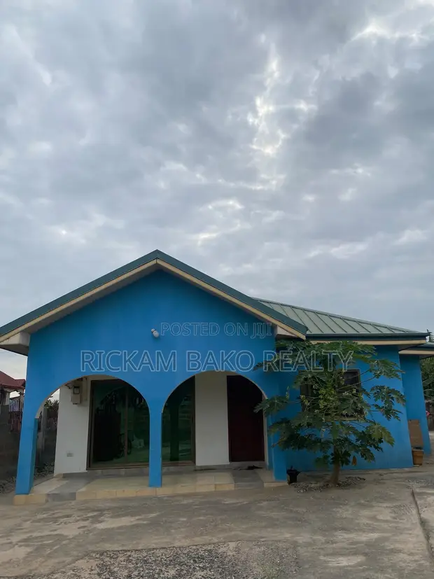 3 Bedroom House for Rent in Gbetsile, Tema Metropolitan - 1