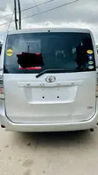 Toyota Voxy V 2WD 8-Seater 2013 Silver - 1