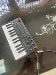 Akai MPK Midi Keyboard - 4