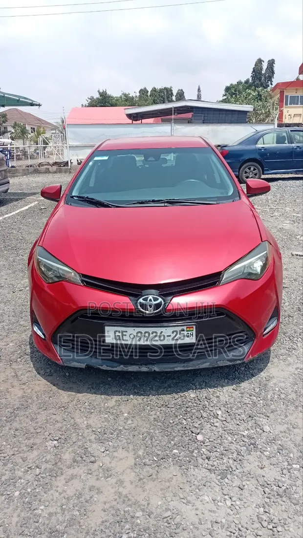 Toyota Corolla 2018 Red - 1