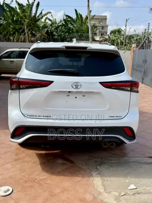 Toyota Highlander XSE 2021 White