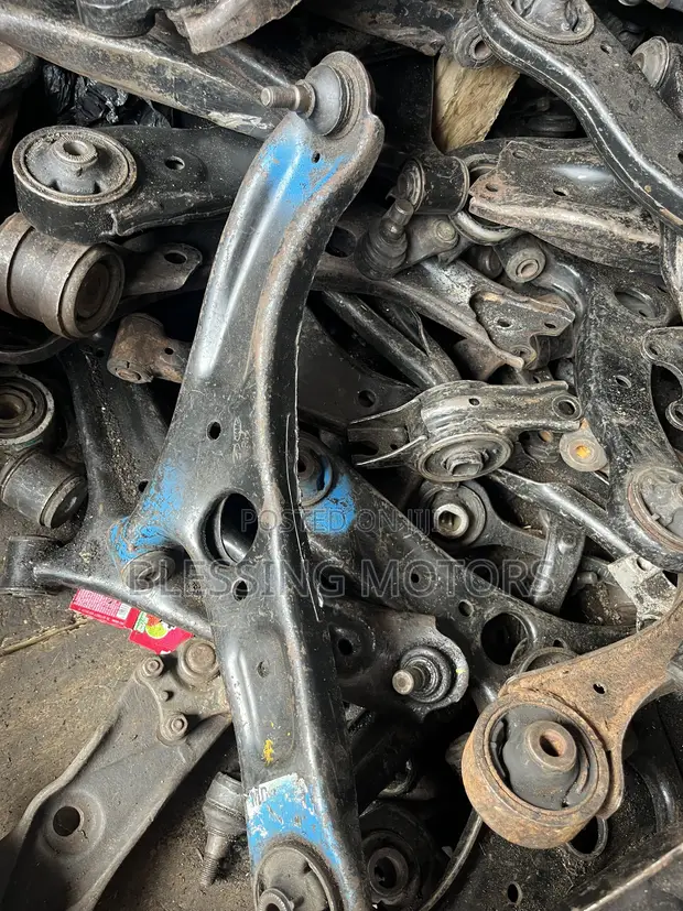 Hyundai Elantra Lower Control Arm (Used) - 1