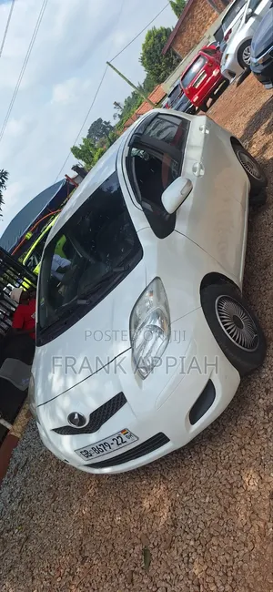 Toyota Vitz 1.3 AWD 3dr 2009 White