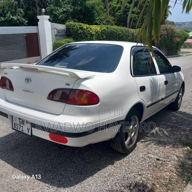 Toyota Corolla Sedan Automatic 2003 White - 1