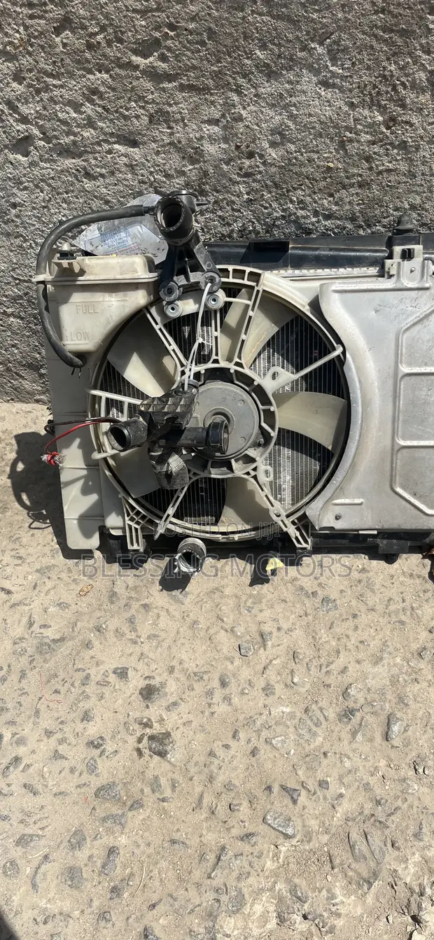 Toyota Yaris Radiator Tank - 1