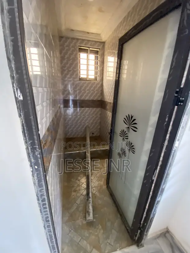 2 Bedroom Apartment for Rent in Ashaley Botwe - 1
