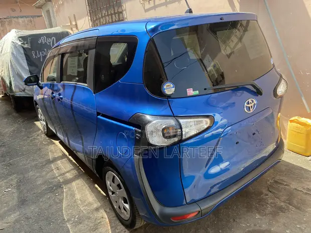 Toyota Sienta 1.5 FWD (6-seater) 2016 Blue - 1