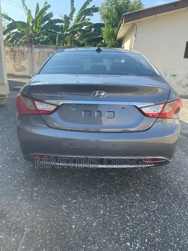 2012 Hyundai Sonata SE 2.0T Sedan - Gray - 1