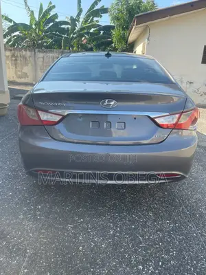 2012 Hyundai Sonata SE 2.0T Sedan - Gray