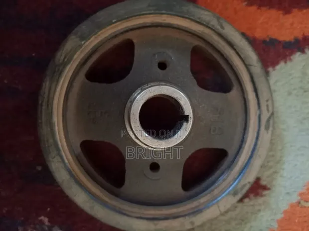 Toyota Vitz Crankshaft Main Pulley (Used) - 1