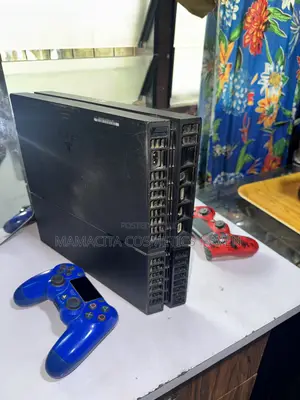 Used PS4 Console with Jailbreak and 4 Games