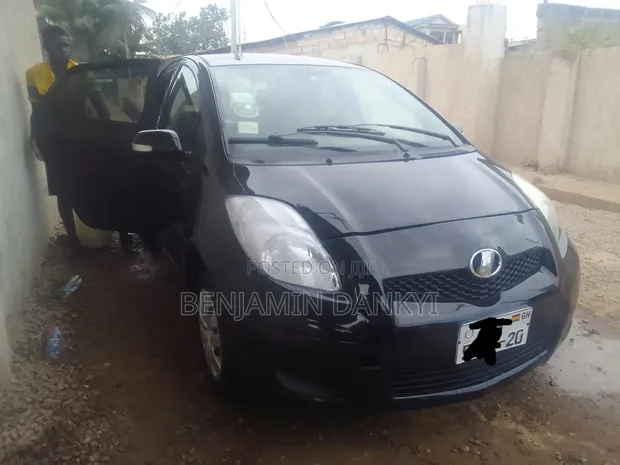 Toyota Vitz 2010 Black - 1