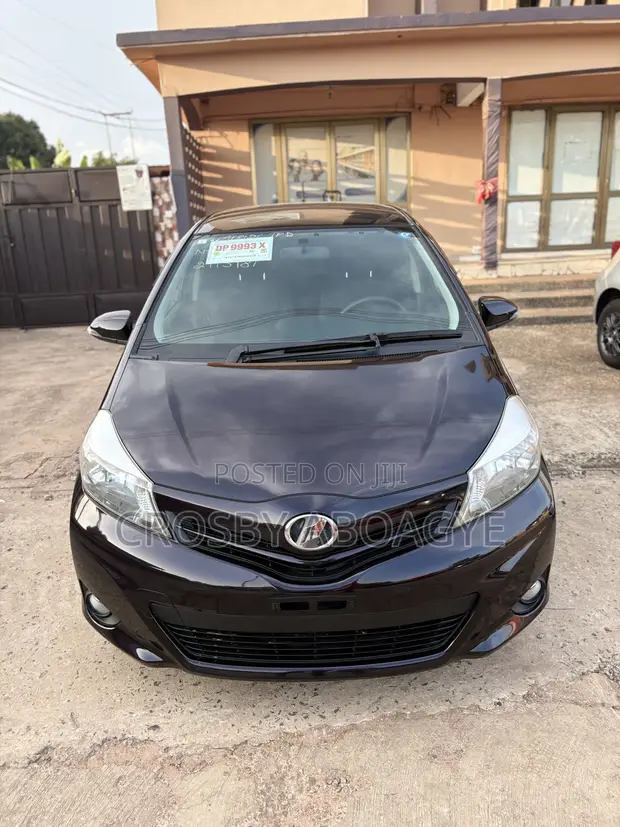 Toyota Vitz 1.3 FWD 5dr 2013 Black - 1