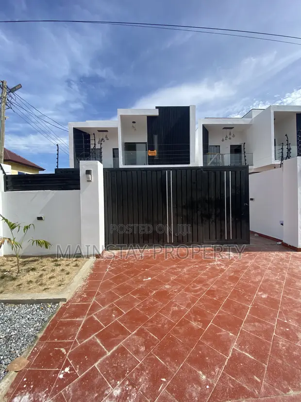 4 Bedroom House for Sale in Mainstay Estates, Spintex - 1