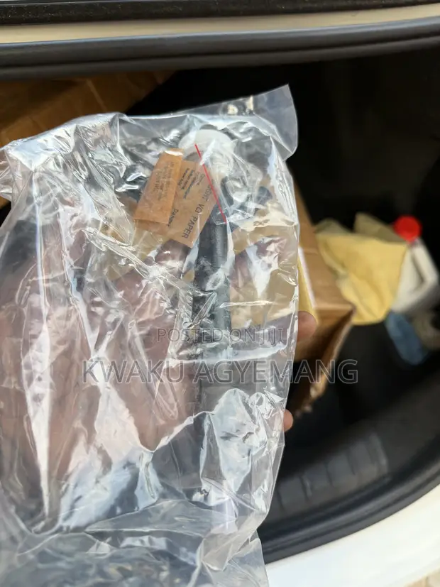 Brand New Toyota Land Cruiser Denso Diesel Injectors - 1