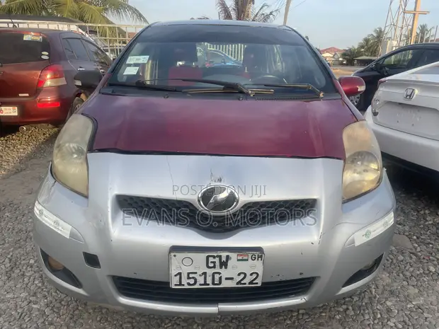 Toyota Vitz 2010 Red - 1