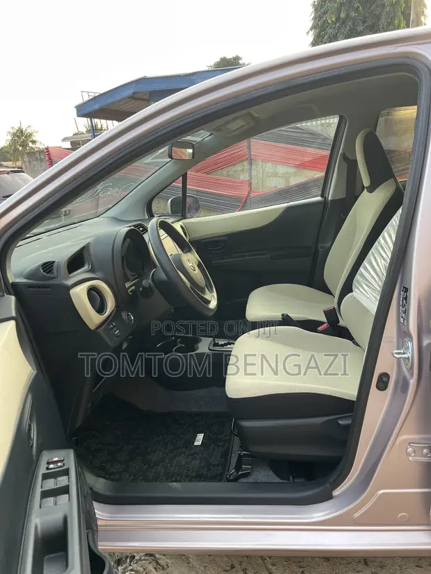 Toyota Vitz 1.3 FWD 5dr 2013 Pink - 1