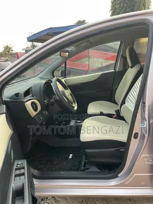 Toyota Vitz 1.3 FWD 5dr 2013 Pink