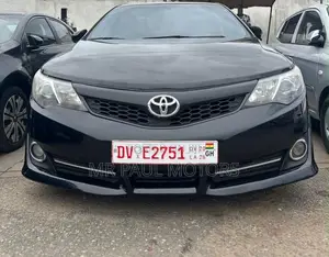 2014 Toyota Camry SE Sedan