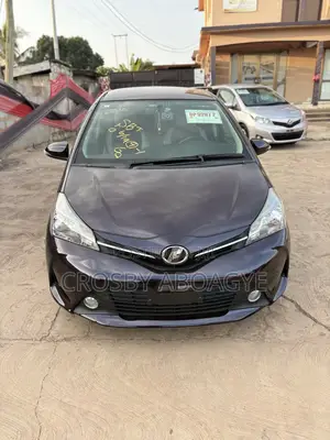 Toyota Vitz 1.3 FWD 5dr 2015 Black