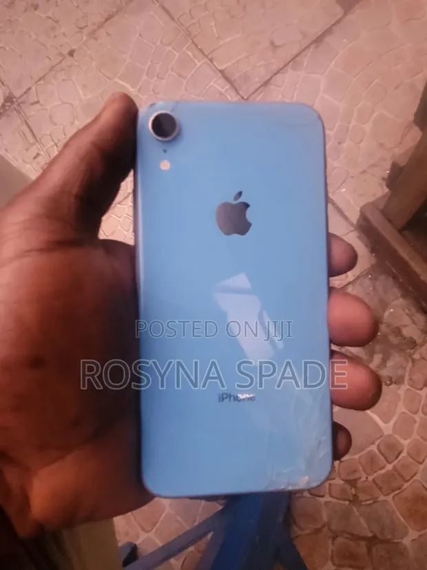 Apple iPhone XR 64GB Blue - 1