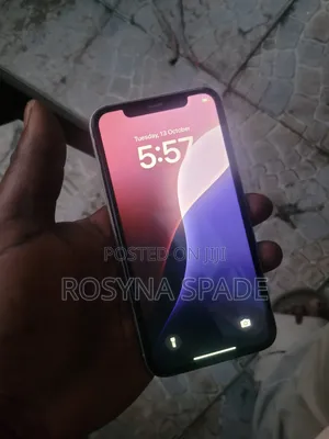 Apple iPhone XR 64GB White