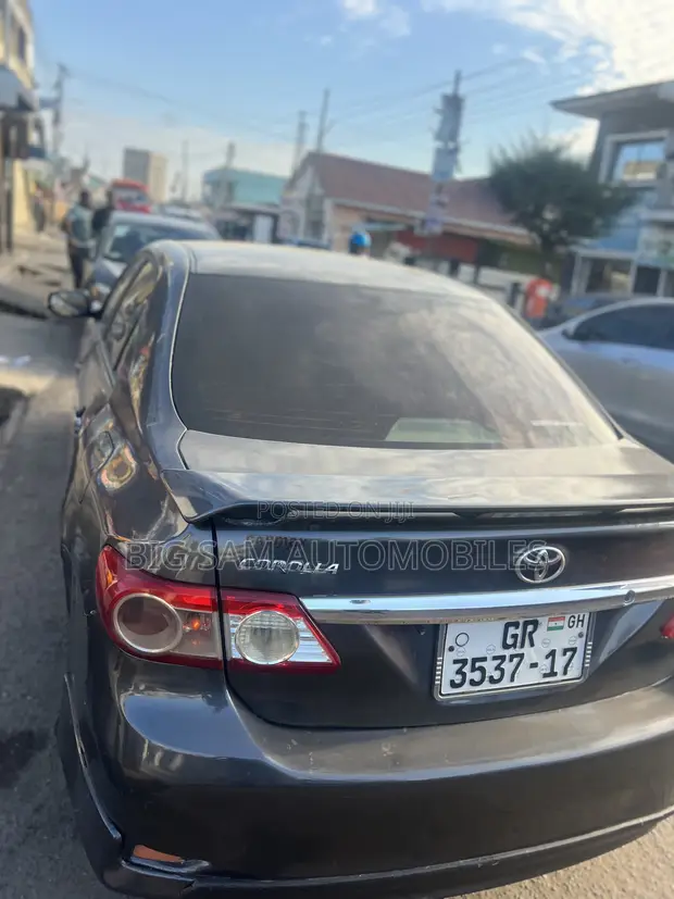 Toyota Corolla 2013 Gray - 1