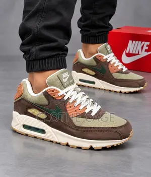 Nike Air Max 90 SE 'Lace Toggle' Sneakers
