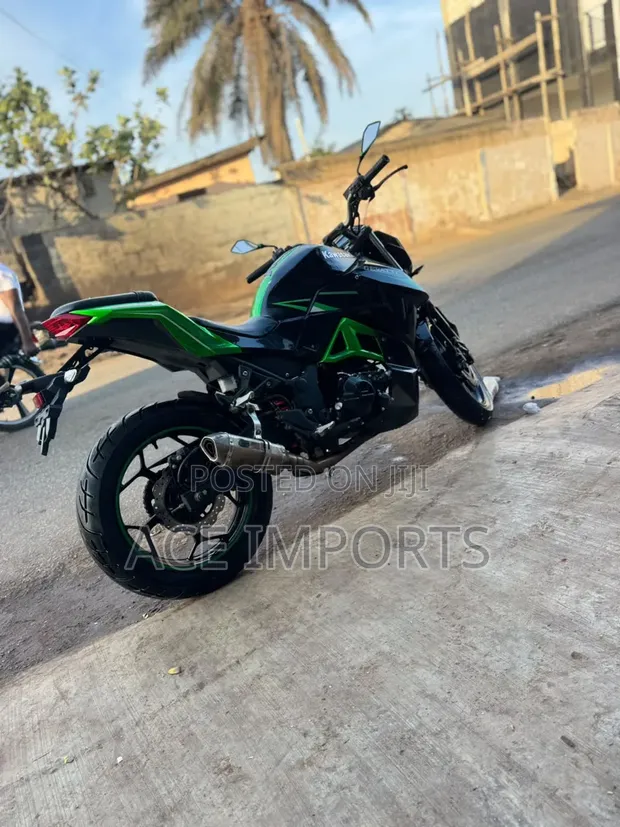 Kawasaki Z400 2021 Green - 1