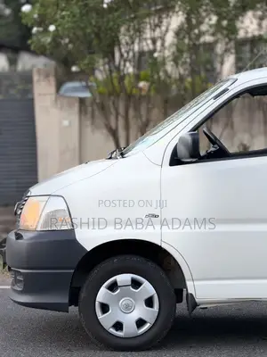 2013 Toyota HiAce D4D