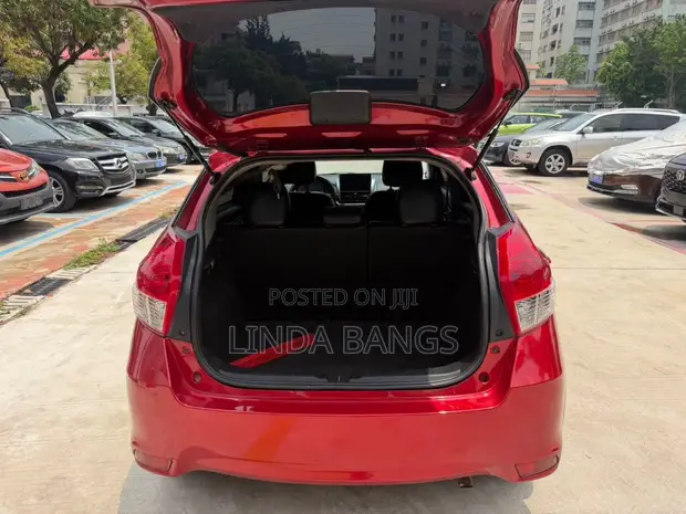 Toyota Yaris 2016 Red - 1