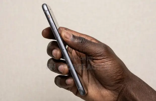Apple iPhone 6 32GB - 1
