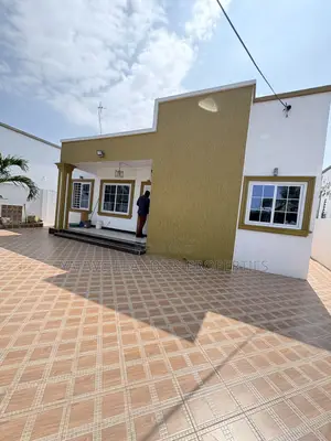 3 Bedroom House for Rent in Community 18 Block, Spintex