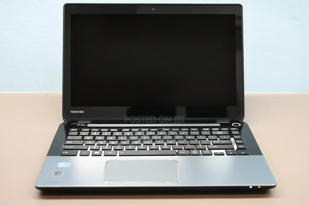 Toshiba Satellite C665 Laptop - 1