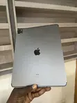 Apple iPad Pro 12.9 (2022) 256GB Gray - 1