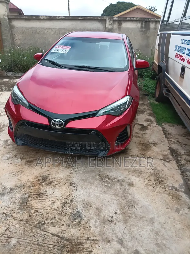 Toyota Corolla 2016 Red - 1