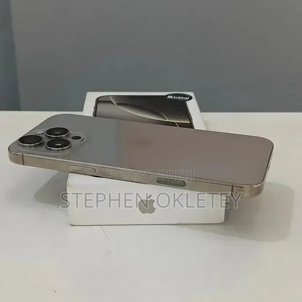 Apple iPhone 15 Pro Max 256GB Silver - 1