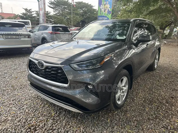 2021 Toyota Highlander XLE Gray - 1