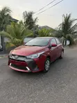 Toyota Yaris L Hatchback 2018 Burgundy - 5