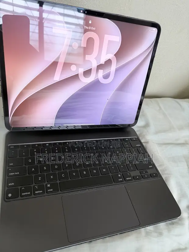 Apple iPad Pro 13" (2024) 256GB Black - 1