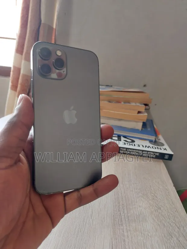 Apple iPhone 12 Pro 128GB Graphite - 1