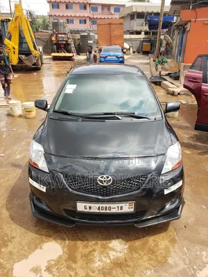 Toyota Yaris 2010 Black